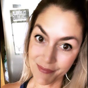 Meet your Posher, Khrystyne